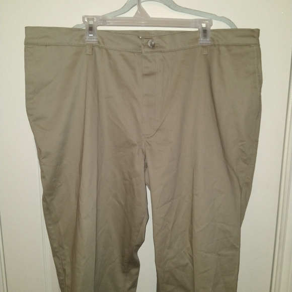 NWT Wrangler Riata Flat Front Relaxed Fit Chino Pants Men's sz 42X30. - Picture 4 of 9